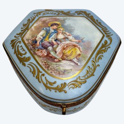 Château de Longpré Boîte à bijoux en porcelaine 