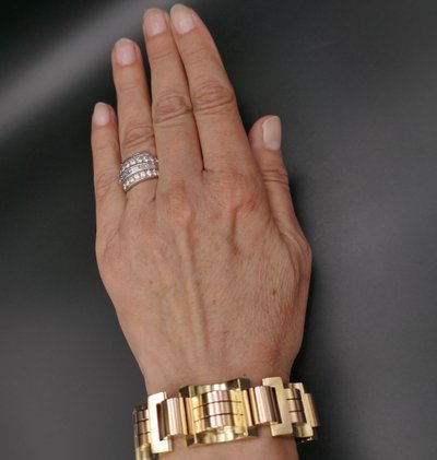 Bracciale Tank in oro rosa e giallo 18 carati, 105,25 grammi.