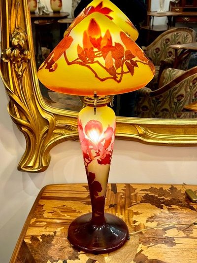 Lampada a fungo grande in stile Art Nouveau "Magnolias" di Emile Gallé