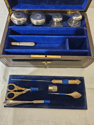 Coffret Nécessaire de voyage - Crystal and silver - Napoleon III period .