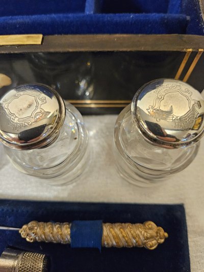 Coffret Nécessaire de voyage - Crystal and silver - Napoleon III period .