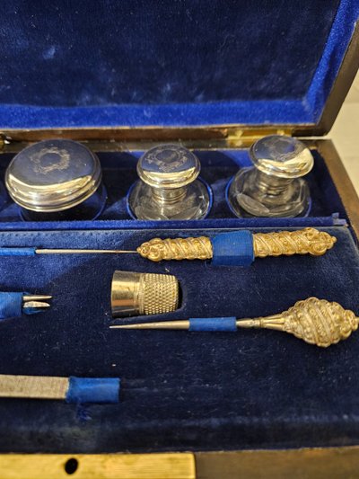 Coffret Nécessaire de voyage - Crystal and silver - Napoleon III period .