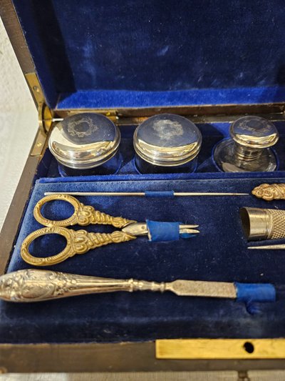 Coffret Nécessaire de voyage - Crystal and silver - Napoleon III period .
