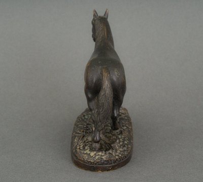 Cheval de trait en bronze XIXe patine brun foncé