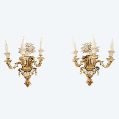 Pair of Louis XVI style sconces in gilded and lacquered wood. Circa 1900. LS5266457U