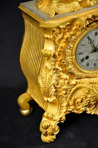 Madame De Sévigné XIXᵉ Gilded Bronze Leaf Clock