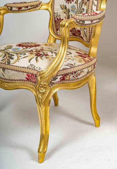 Georges Jacob reçu Maitre en 1765 Quatre fauteuils en bois doré d’époque Louis XV vers 1765-1770