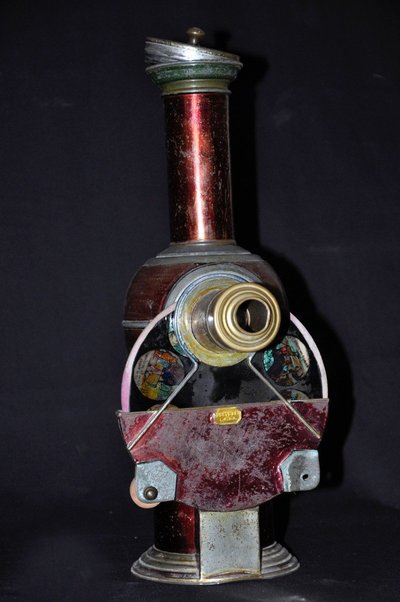 Lanterne Magique Du XIXe Siècle Avec Disques De Projection En Verre