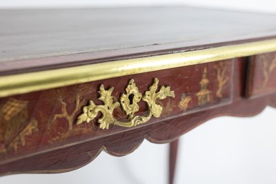 Scrivania piatta in stile Luigi XV decorata con scene lacustri. 1850 circa. LS61582509P