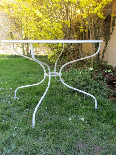 Garden table
