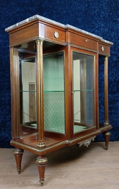 Louis XVI Parisian mahogany display case circa 1800