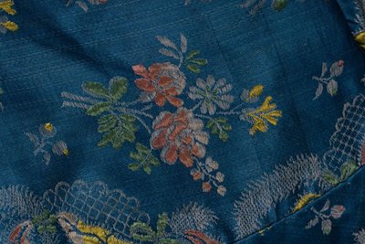 Giacca bolero del XVII o XVIII secolo con decorazioni floreali e pizzi ricamati a mano