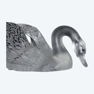 Glass swan signed Lalique circa 1980