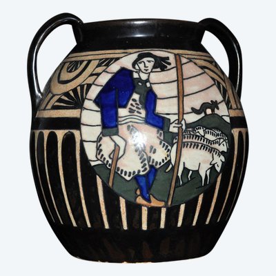 Vase Céramique Signé Odéta à Décor Champêtre Breton époque XXe Siècle