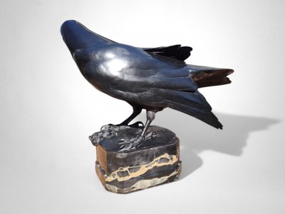 Corvo con preda - Bronzo di Ludwig Vordermayer (1868-1933), Fonte Noack Friedenau, 1909