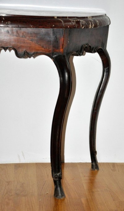 Half-moon console in walnut wood, typical of Dauphiné, 18th century