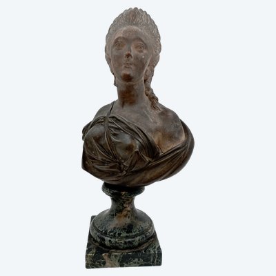 Scultura in terracotta di Madame du Barry del XVIII secolo attribuita a Pajou