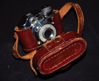 TOKO Spionagekamera mit Ledertasche