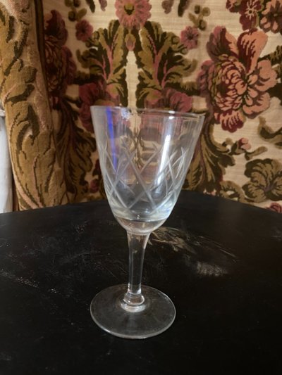 Set of 38 glasses and a carafe with stopper in fine crystal cut with diamond motifs, "50s" Years