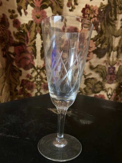 Set of 38 glasses and a carafe with stopper in fine crystal cut with diamond motifs, "50s" Years