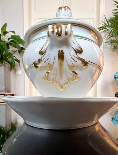 Sauce Boat With Frétel Lid - Porcelaine Vieux Paris
