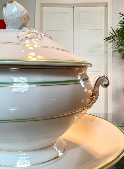 Sauce Boat With Frétel Lid - Porcelaine Vieux Paris