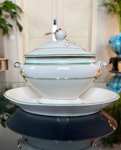 Sauce Boat With Frétel Lid - Porcelaine Vieux Paris