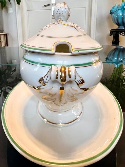Sauce Boat With Frétel Lid - Porcelaine Vieux Paris