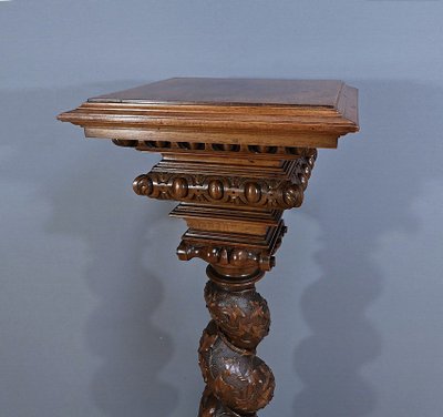 Important Swivel Column in Solid Walnut - 1900