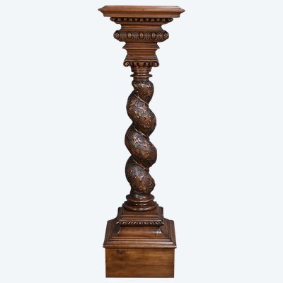 Important Swivel Column in Solid Walnut - 1900