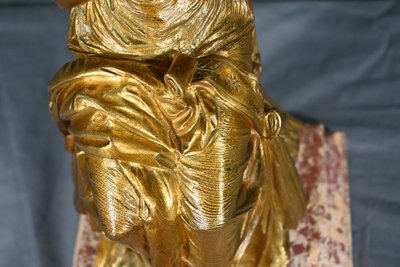 Bronze à Patine Dorée « La Couture » – Début XXe