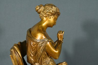 Bronze à Patine Dorée « La Couture » – Début XXe