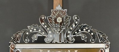 Important Venetian mirror with pediment, Italy - Early 20th century