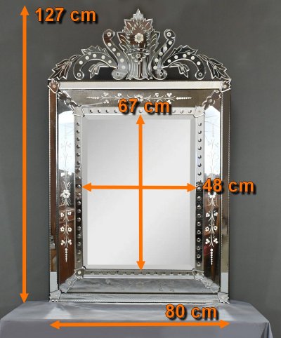 Important Venetian mirror with pediment, Italy - Early 20th century