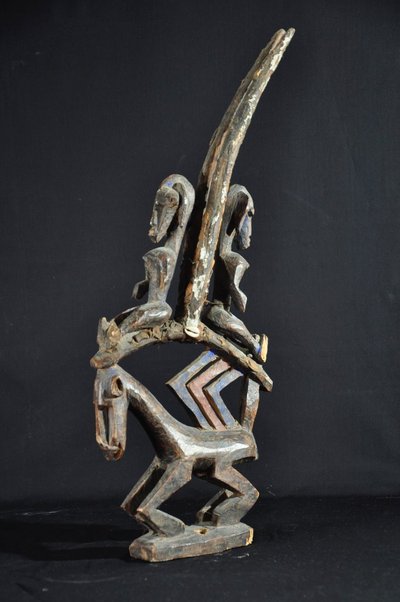 Cimier africain sculpté en bois circa1920