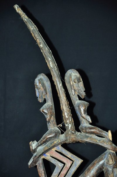Cimier africain sculpté en bois circa1920