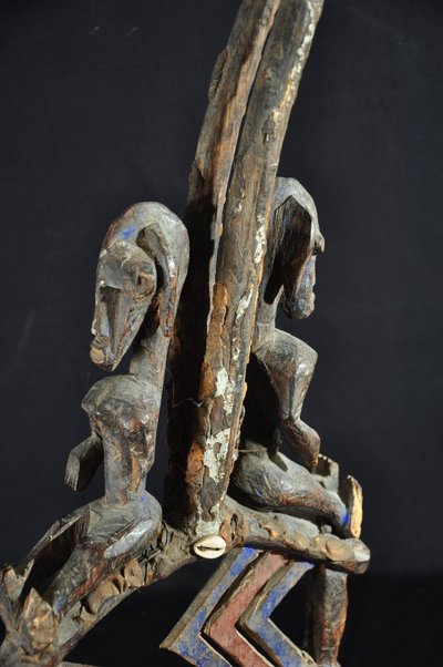Cimier africain sculpté en bois circa1920