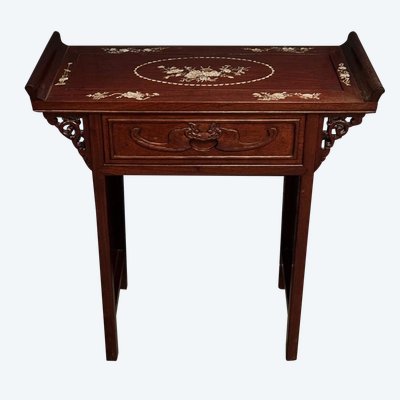 Console en bois de fer Chine ou Indochine début XXe incrustations nacre