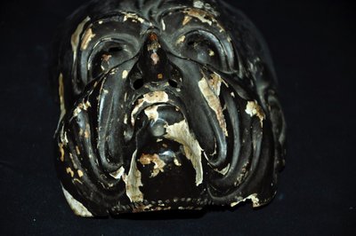 Masque japonais en bois sculpté dit de théâtre Nô milieu du XIXe siècle