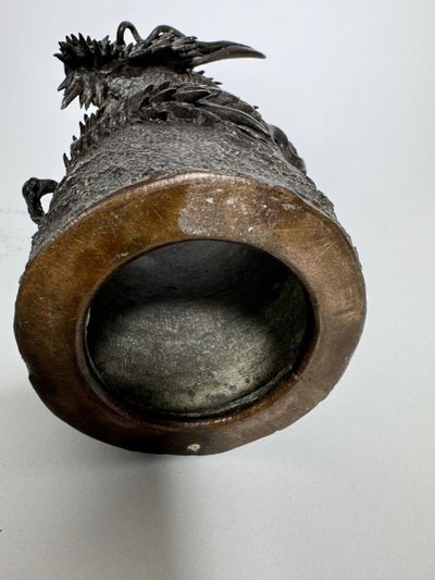 Pair of bronze tubular vases decorated with dragons Japan Meiji period