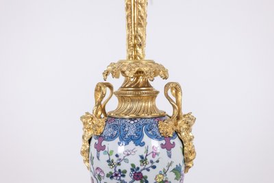 Paar Porzellanlampen mit Satyrndekor aus Bronze. Circa 1880. LS62101239P