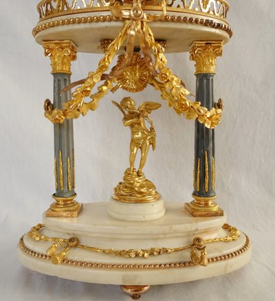 Louis XVI period clock with the temple of blind Love, guardian of Time - with its bell