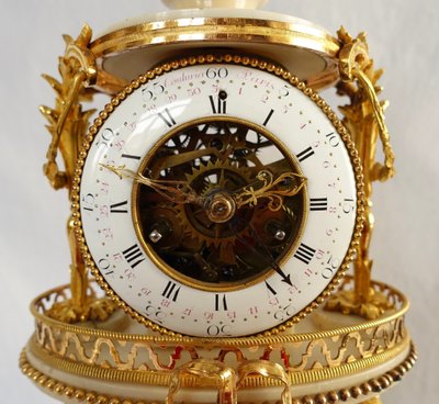 Louis XVI period clock with the temple of blind Love, guardian of Time - with its bell