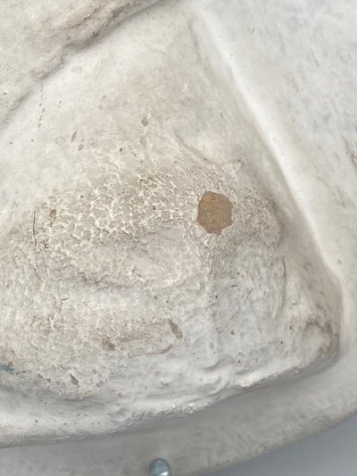 Médaillon bas-relief XIXe représentant un jeune homme en costume