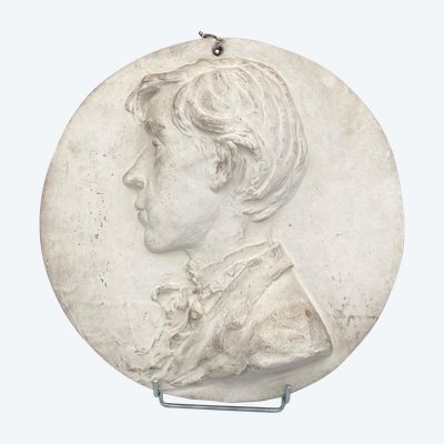 Médaillon bas-relief XIXe représentant un jeune homme en costume