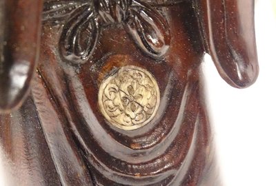 Okimono Statuette Holz Elfenbein Fischer Fischkorb Japan Meiji signiert 19.