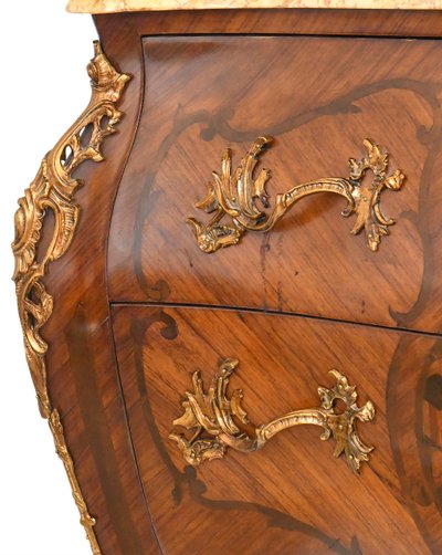 Commode de style Louis XV 