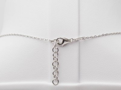 Collana a farfalla in oro bianco e diamanti