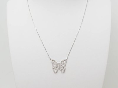 Collana a farfalla in oro bianco e diamanti