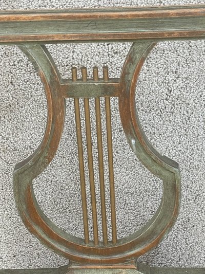 Lyre chair